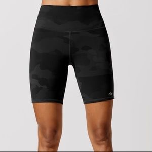 ALO yoga vapor shorts